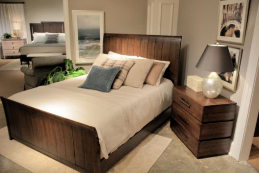 Picture of KING CONTEMPORARY SLEIGH - SOLID ACCENTS COLLECTION