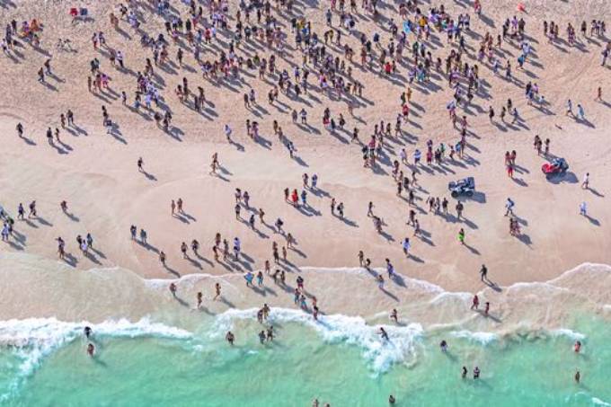 Picture of BEACH CREW III