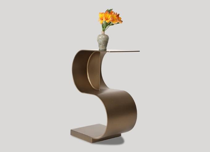 Picture of S TABLE