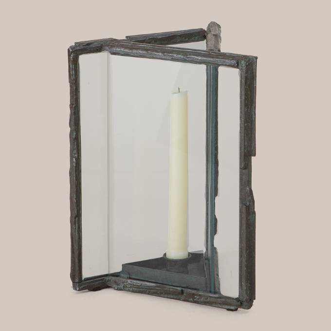 Picture of TRIANGULAR IRON CANDLEHOLDER