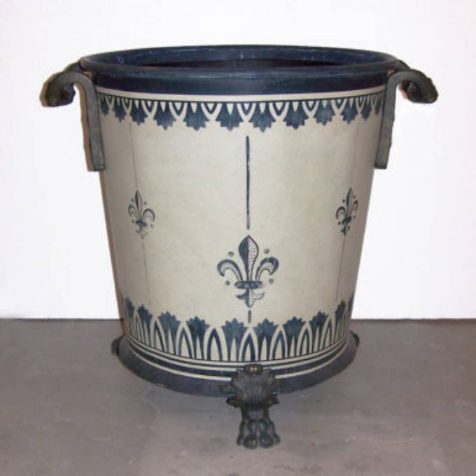 Picture of FLEUR DE LYS PLANTER