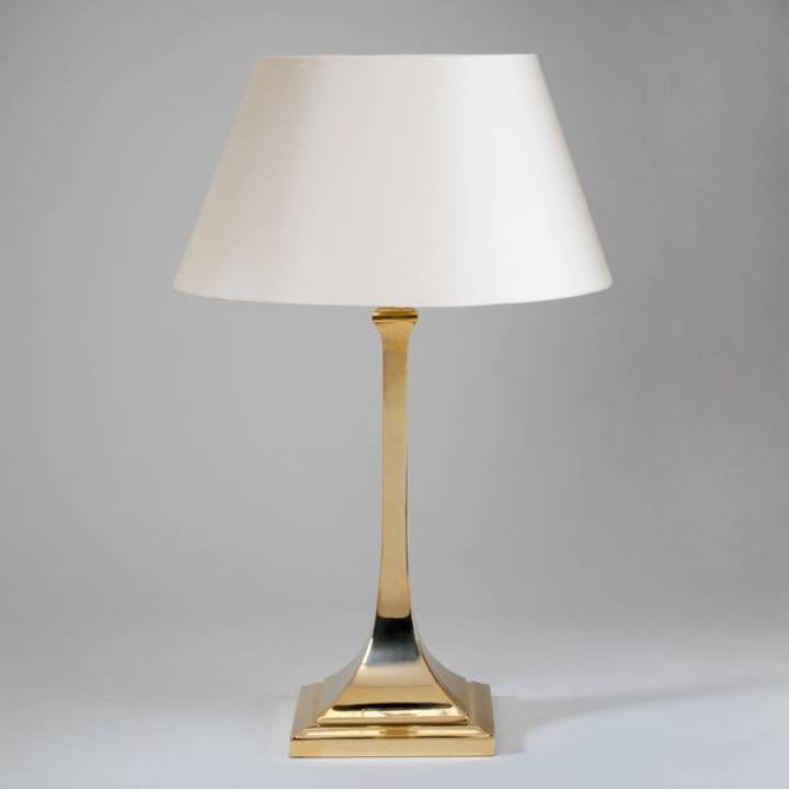 Picture of OCTAGONAL IMARI VASE TABLE LAMP, BLUE & WHITE, MEDIUM, GILT