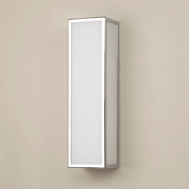 Picture of EASTON LED BATHROOM LIGHT, CHROME.  INDOOR WET LOCATION