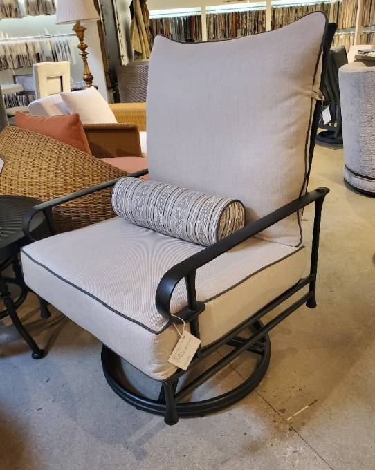 Picture of BORDEAUX SWIVEL CHAIR