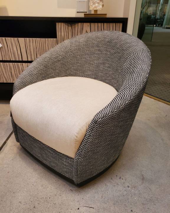 Picture of RUMBA SWIVEL LOUNGE CHAIR