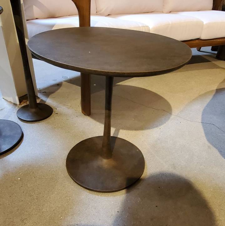 Picture of TULIP ELLIPTICAL TABLE