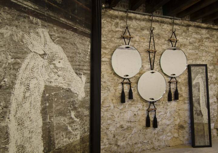 Picture of GIRAFFES EGLOMISE