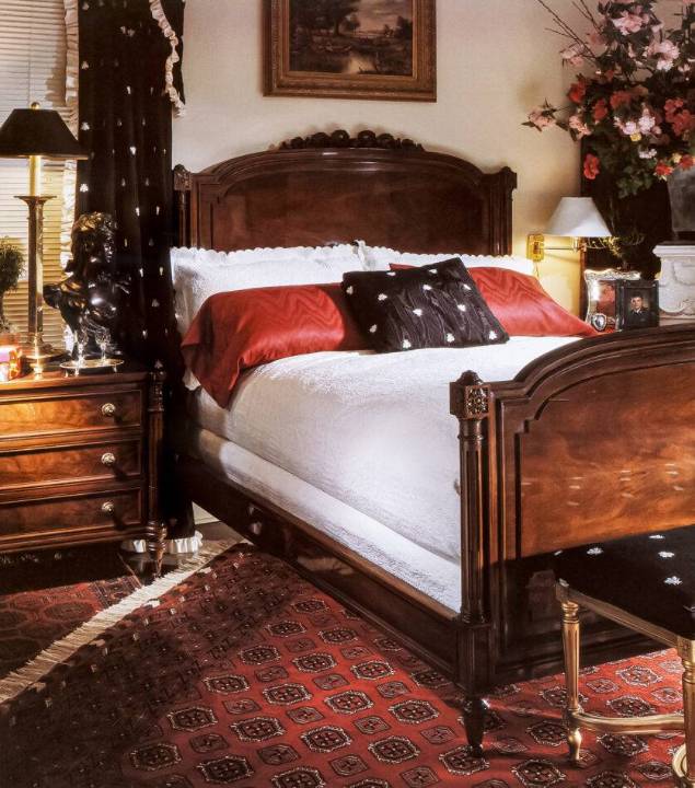 Picture of LOUIS XVI QUEEN BED