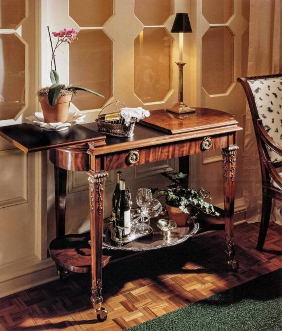 Picture of LOUIS XVI SERVER