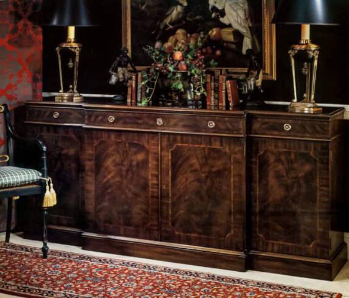Picture of 18TH CENTURY AMERICAN CHIPPENDALE BUFFET