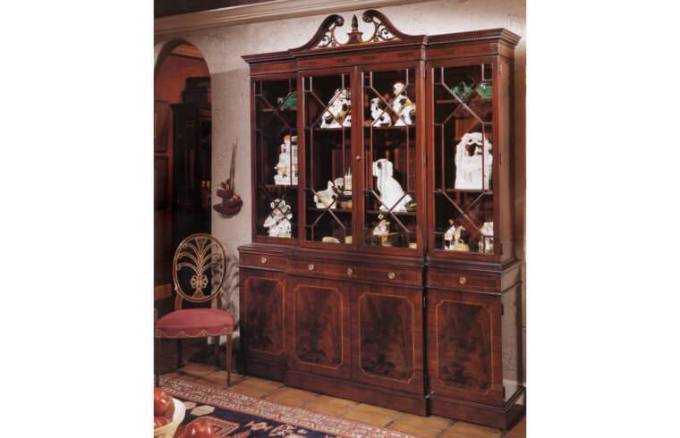 Picture of 18TH CENTURY AMERICAN CHIPPENDALE BREAKFRONT