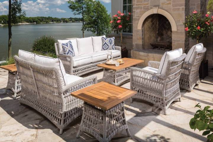 Picture of MACKINAC 24" SQUARE END TABLE