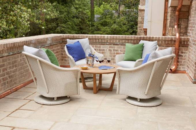 Picture of WEEKEND RETREAT SWIVEL GLIDER LOUNGE CHAIR