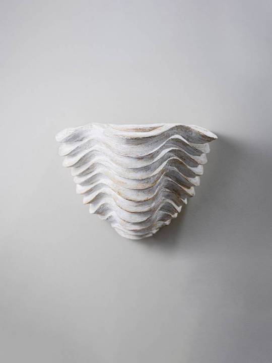 Picture of CLAM SHELL WALL LIGHT SMALL