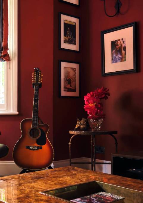 Picture of STANLEY CURVED LEG SIDE TABLE