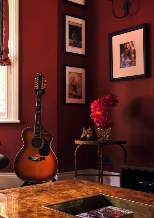 Picture of STANLEY CURVED LEG SIDE TABLE