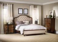 Picture of LEESBURG QUEEN UPHOLSTERED BED WITH WOOD RAILS       