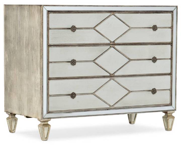 Picture of SANCTUARY QUEEN OF DIAMONDS BACHELORETTE CHEST        