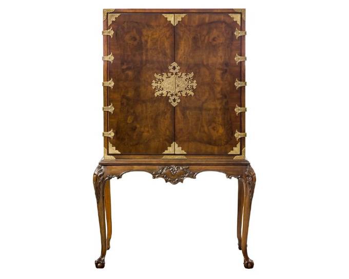 Picture of QUEEN ANNE CABINET ON STAND, WALNUT