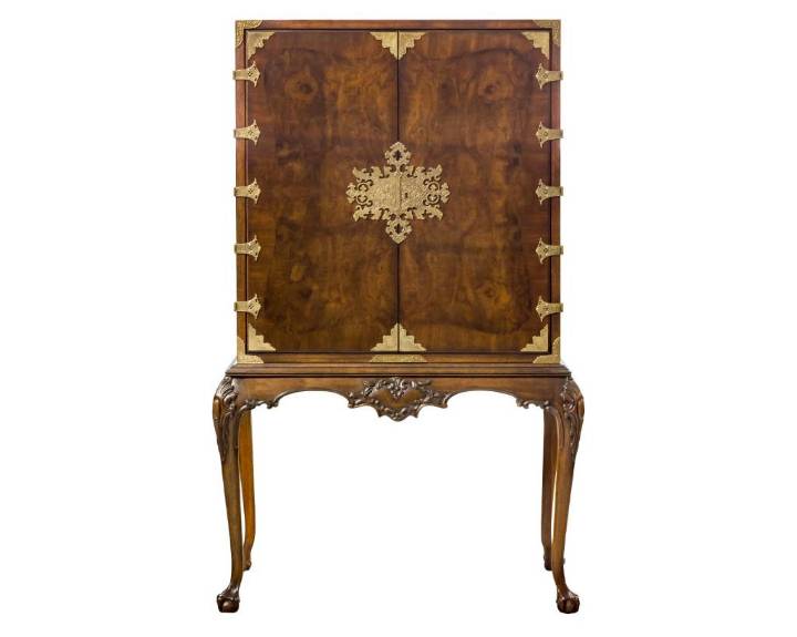 Picture of QUEEN ANNE CABINET ON STAND, WALNUT