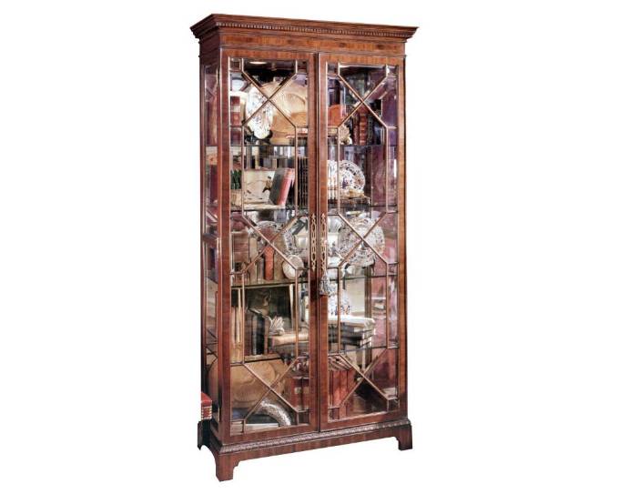 Picture of 18TH CENTURY AMERICAN CHIPPENDALE CURIO