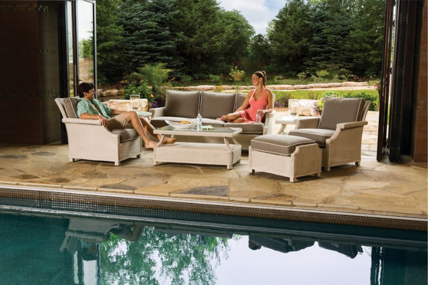 Picture of HAMPTONS 42" RECTANGULAR COCKTAIL TABLE