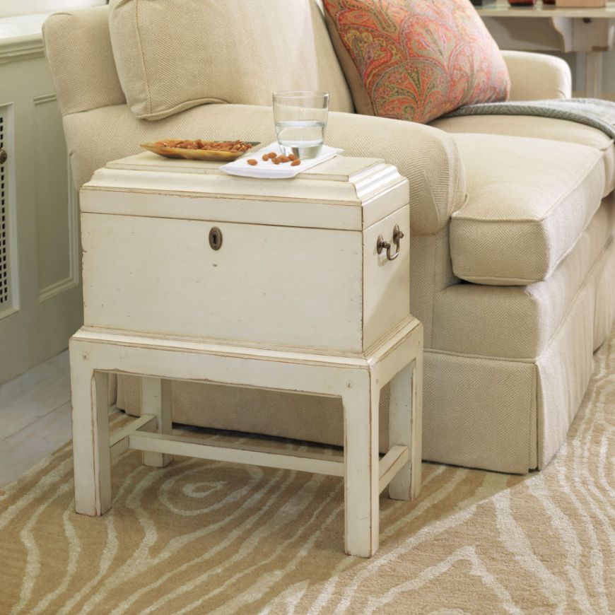 Picture of AUGUSTA BOX ON STAND