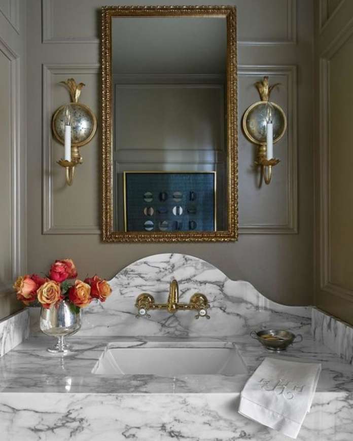 Picture of GRAMERCY MEDIUM SINGLE SCONCE