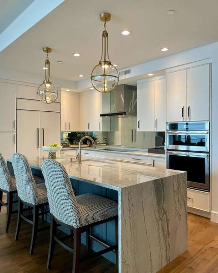 Picture of GRACIE MEDIUM CAPTURED GLOBE PENDANT (OPEN BOX)