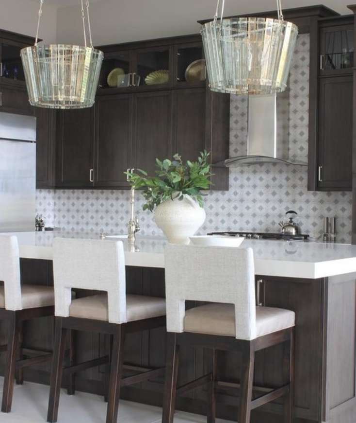 Picture of CADENCE MEDIUM CHANDELIER (OPEN BOX)